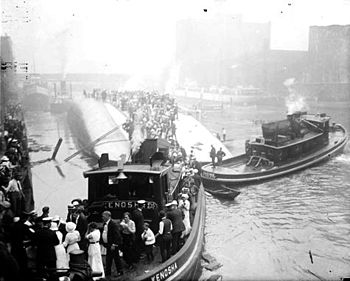 Eastland disaster, the Kenosha, a tugboat, res...