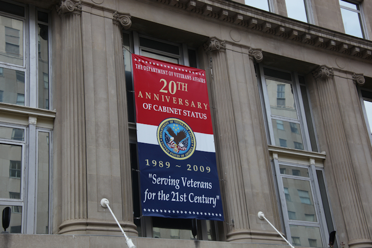USDeptofVeteransAffairs_mainentrance_20thAnniversary