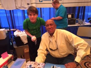 Aaron Hanania at the 2014 Cubs Convention with Cubs Pitcher Fergie Jenkins